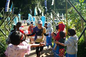 BIB: 1129
                            <button type="button" onclick="openModal(19075755)" class="btn btn-primary btn-sm float-right btn-popup" data-toggle="modal" data-target=".modal-high-quality">
                        <i class="fas fa-shopping-cart"></i> Add to Cart
                    </button>
                                            <button type="button" onclick="isThisMe(19075755, true)" class="btn btn-success btn-sm float-right btn-popup btn-isme hidden" data-toggle="tooltip" data-placement="bottom" title="นี่คือรูปของคุณใช่ไหม คลิกที่นี่เพื่อเอาเข้าอัลบั้ม">
                        <i class="fas fa-plus"></i> Add to album
                    </button>
                    <button type="button" onclick="isThisMe(19075755, false)" class="btn btn-warning btn-sm float-right btn-popup btn-isnotme hidden">
                        <i class="fas fa-ban"></i> Remove from album
                    </button>